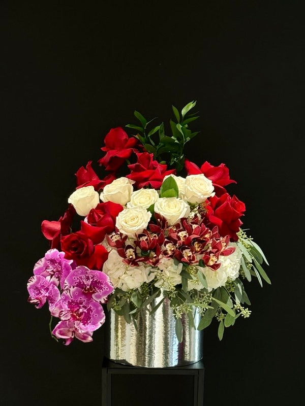 Elegant Blooming Arrangement (24-106)