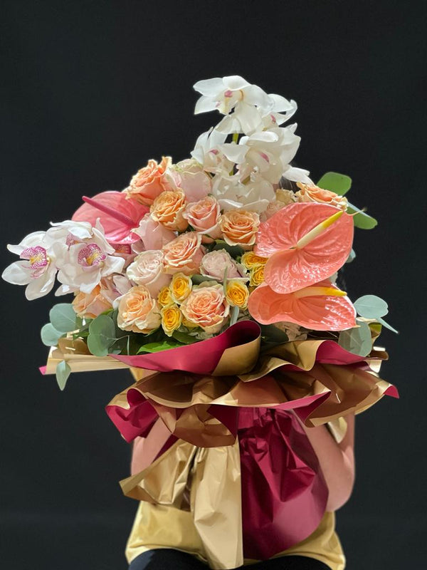 Contemporary Elegance in Blooms Bouquets(23-116)